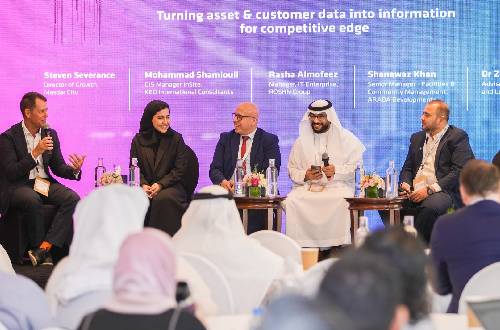 Attendees engaged in discussion at Property Technology ConFex